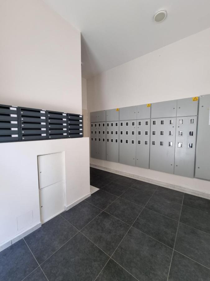 Fantastic New Centre Apartment Podgorica Extérieur photo